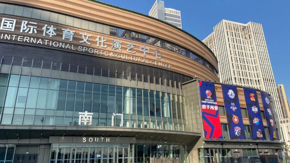 听闻父亲说要在等一等，苏知非有些控制不住自己的情绪，大声吼道：还要再等等？你到底在等什么啊？你是要等到妈和知鱼的死讯之后回来奔丧吗？。